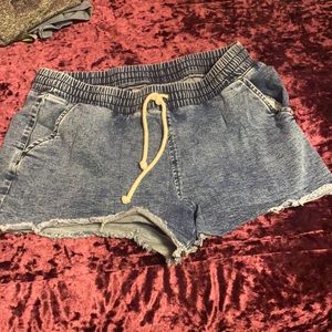 VERY COMFY JEAN SHORTS